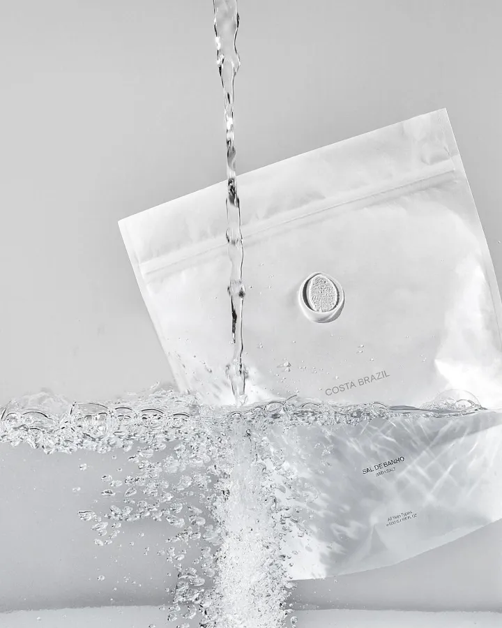 There's a strong chance this image contains the following subjects: water,  product. Source: https://www.instagram.com/costabrazil/ Photographer_name: Costa Brazil. Title: Sal De Banho. Published: 2025-06-27 14:54:05