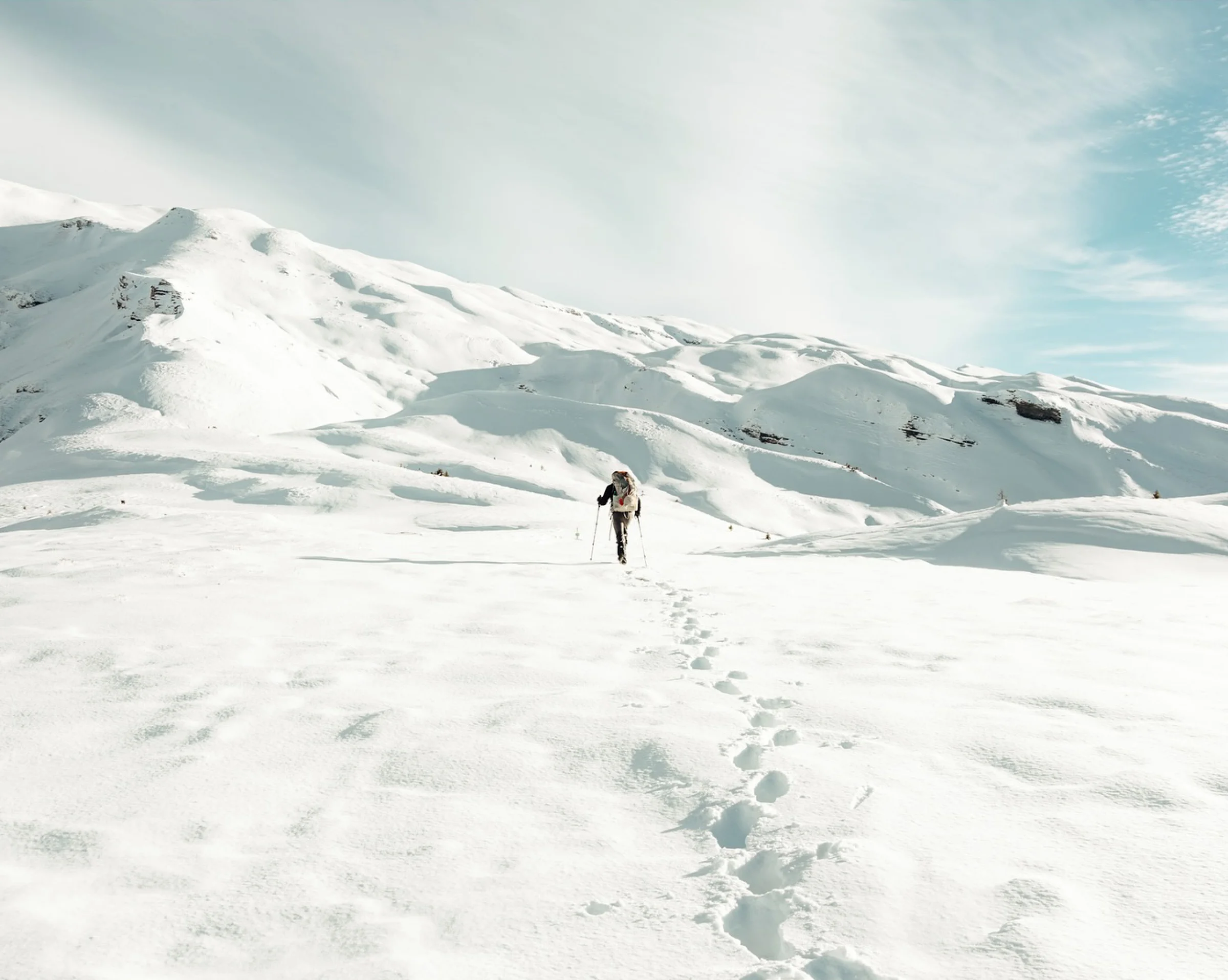 There's a strong chance this image contains the following subjects: winter,  mountain,  snow. The photographer has provided the following description: With winter coming to a close, I wanted to share my favourite adventure, a two-day trek through fresh snow. We spent the night in a hut with no heating, completely alone. It’s odd to realise that I actually enjoy seeking discomfort Source: https://www.instagram.com/heja_elsa/ Photographer_name: Elsa. Title: Fresh snow. The photographer has provided the following description: With winter coming to a close, I wanted to share my favourite adventure, a two-day trek through fresh snow. We spent the night in a hut with no heating, completely alone. It’s odd to realise that I actually enjoy seeking discomfort Published: 2025-10-12 11:41:29